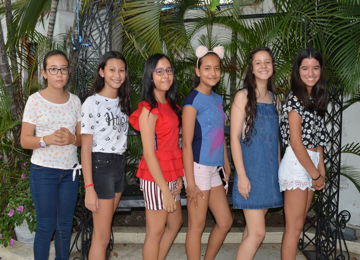 Valeria Rodríguez, Ángela Pérez, Paula Becerra, María Alejandra Jiménez, María Lucía Medina e Isabella Gutiérrez.